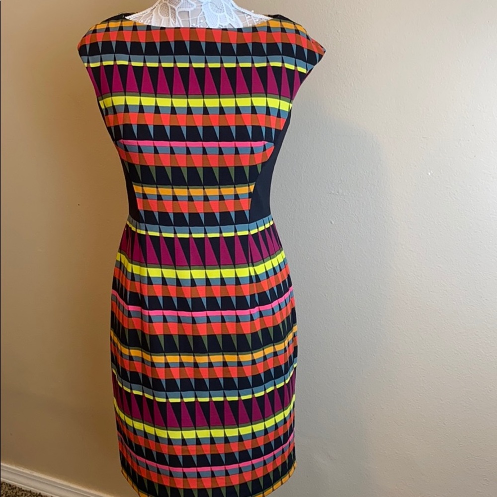 Signature London Style, multicolored. Size 8